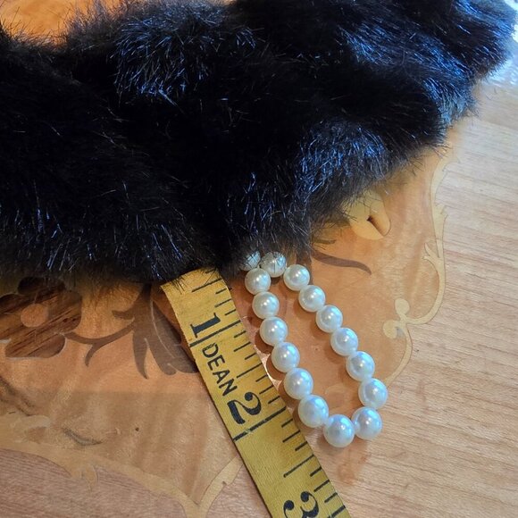 Vintage Fur Collar with Pompoms & Pearls, Child / Youth Size​ - Picture 10 of 10